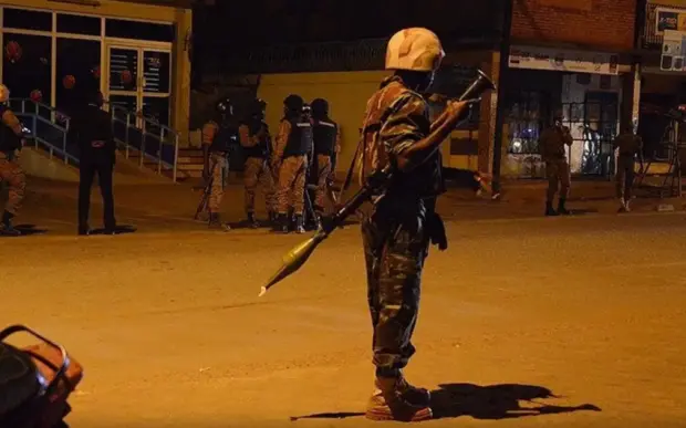Burkino-Fasoda silahlıların hücumu zamanı onlarla insan öldürülüb