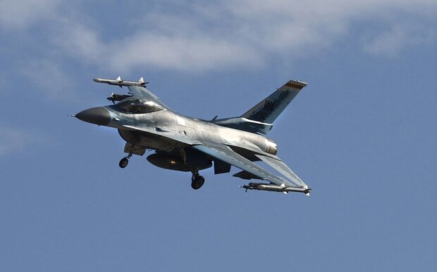 Dünyada ilk dəfə Ukraynaya “F-16” qırıcılarını Niderland verəcək