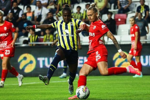 Azərbaycan millisinin baş məşqçisi Türkiyə çempionu oldu