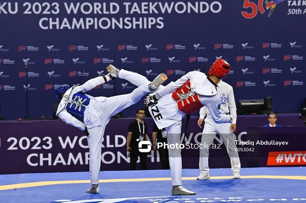 Taekvondoçumuz dünya çempionatında 1/8 finala yüksəldi