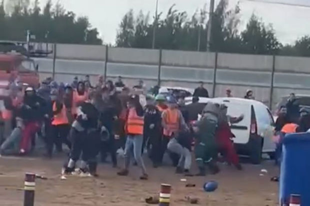 Sankt-Peterburqda fəhlələrin kütləvi davası olub