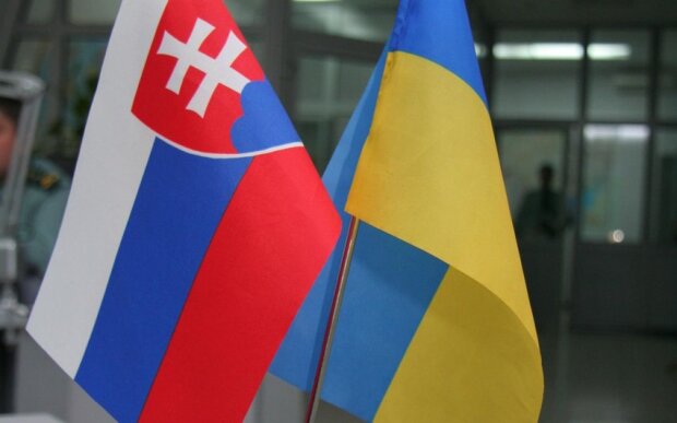 Slovakiya Ukraynaya 4,2 milyon avro məbləğində hərbi yardım edəcək