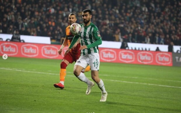 Mahir Emreli "Konyaspor"la vidalaşıb