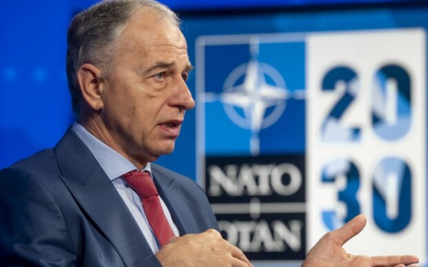 Mirça Coana: “NATO üzvləri Ukraynanın bloka daxil olması ilə bağlı konsensus əldə etməyiblər” Mirça Coana: “NATO üzvləri Ukraynanın bloka daxil olması ilə bağlı konsensus əldə etməyiblər”