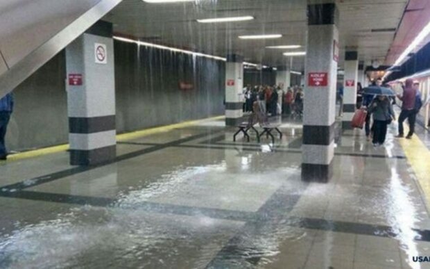 Güclü yağış nəticəsində Ankara metrosunu su basıb