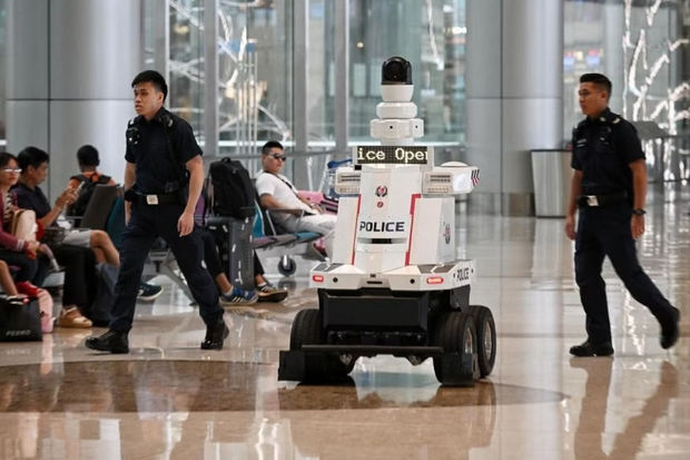 Sinqapurda hava limanlarında təhlükəsizliyi robot maşınlar qoruyacaq Sinqapurda hava limanlarında təhlükəsizliyi robot maşınlar qoruyacaq