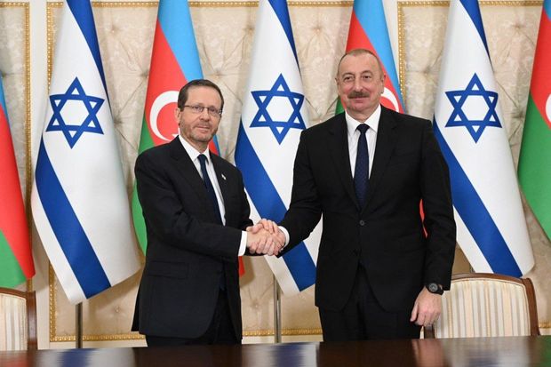 İlham Əliyevin İsrail Prezidentinə hədiyyə etdiyi xalça onun iş otağını bəzəyir