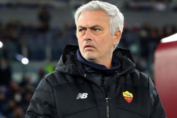 UEFA Mourinyonu cəzalandırdı