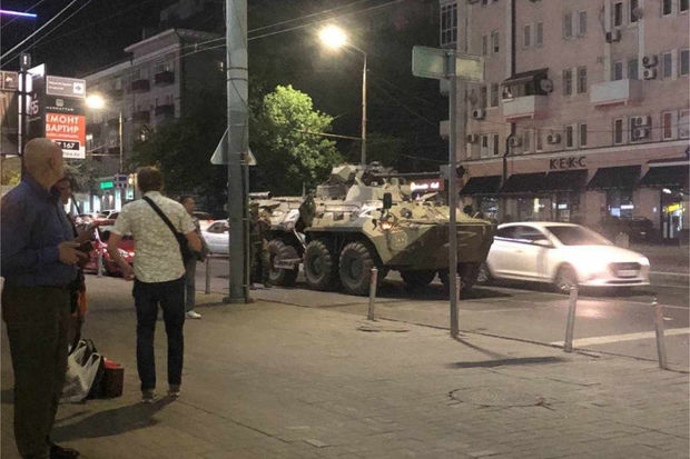 Rusiyada gərginlik artır: Qüvvələr döyüşə hazır vəziyyətə gətirildi, atəş əmri verildi Rusiyada gərginlik artır: Qüvvələr döyüşə hazır vəziyyətə gətirildi, atəş əmri verildi