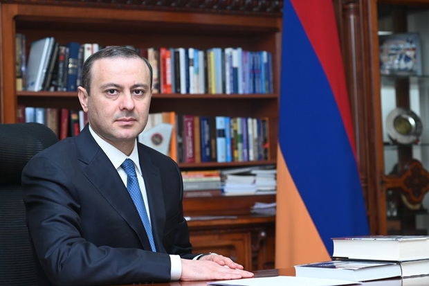 Armen Qriqoryan Bakı ilə sülh müqaviləsini ABŞ-də müzakirə edib