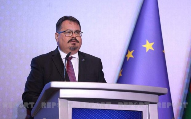 Aİ səfiri azərbaycanlı diplomat həmkarlarını peşə bayramı münasibətilə təbrik edib Aİ səfiri azərbaycanlı diplomat həmkarlarını peşə bayramı münasibətilə təbrik edib