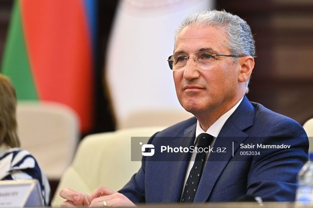 Nazir rəisi işdən çıxardı