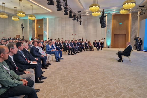Azərbaycan Prezidenti: “Valyuta ehtiyatımızın artırılması bizə əlavə imkanlar qazandırır” Azərbaycan Prezidenti: “Valyuta ehtiyatımızın artırılması bizə əlavə imkanlar qazandırır”