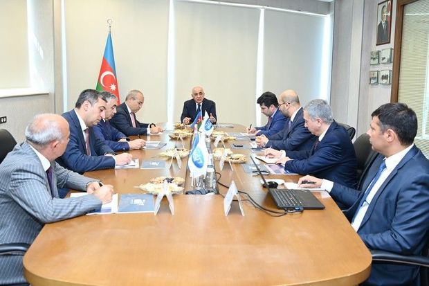 Baş nazir Bakı Gəmiqayırma Zavodunda olub, müşavirə keçirilib