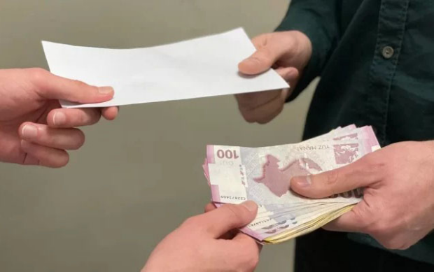 “Pulu saymağa ehtiyac var?”- “Pulu saymağa ehtiyac var?”-